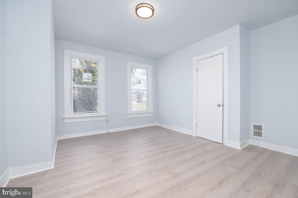 1515 N Montford Ave Property Photo 13