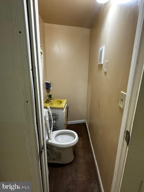 2424 Greenmount Ave Property Photo 14