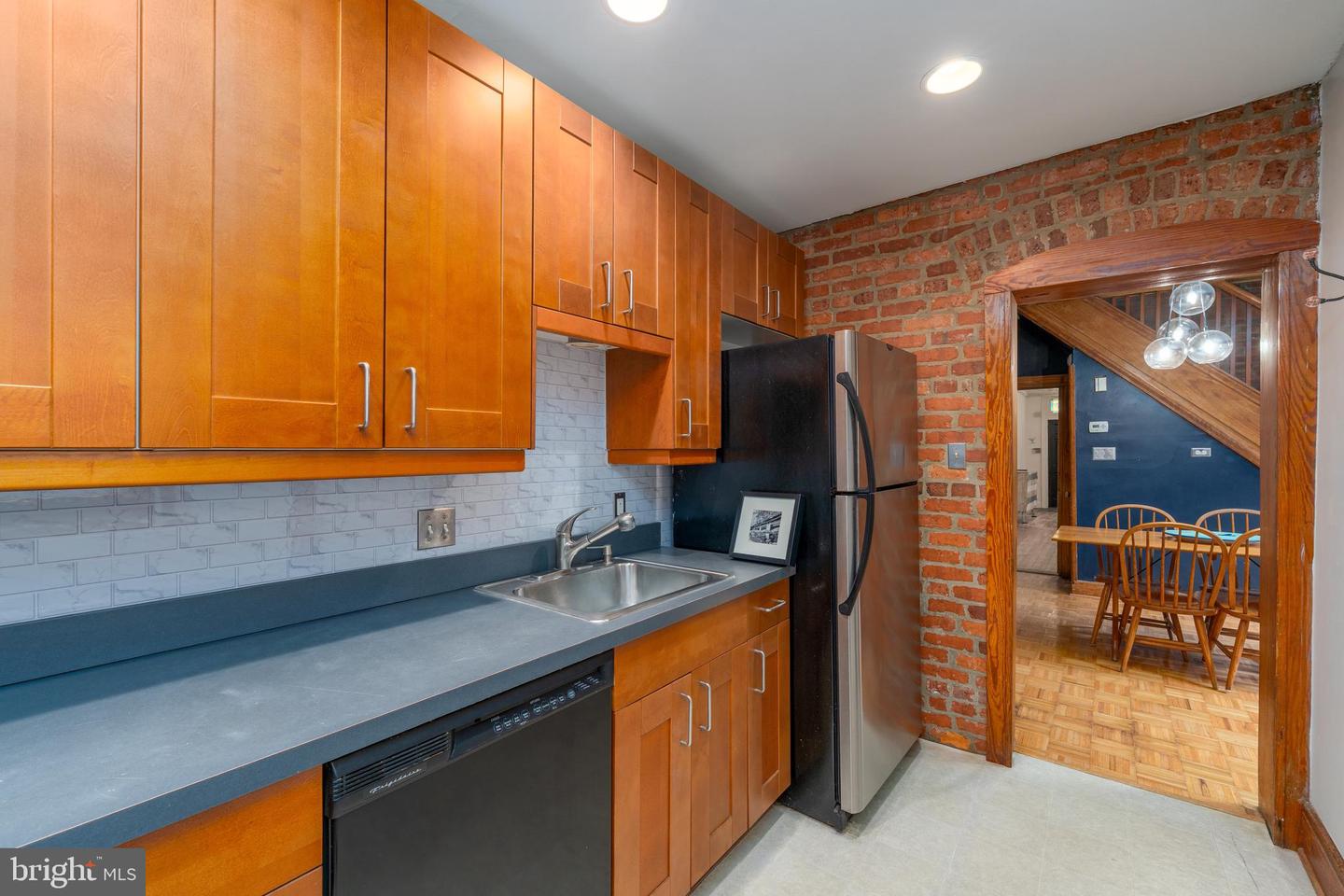 1735 Gough St Property Photo 8
