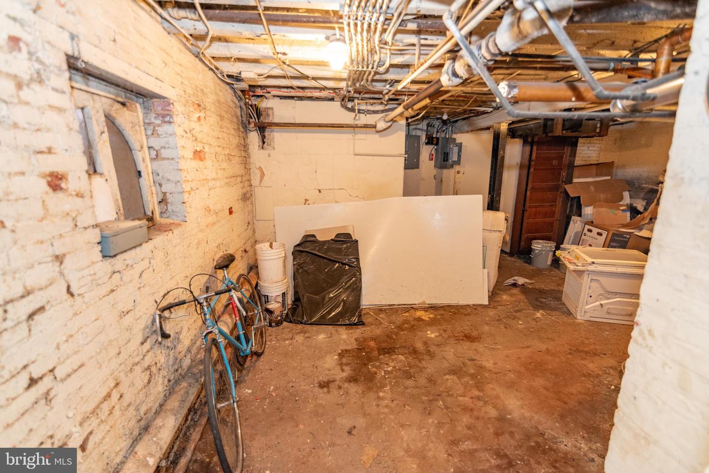 107 E Chase St Property Photo 43