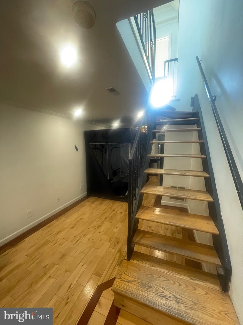 805 Mangold St Property Photo 7