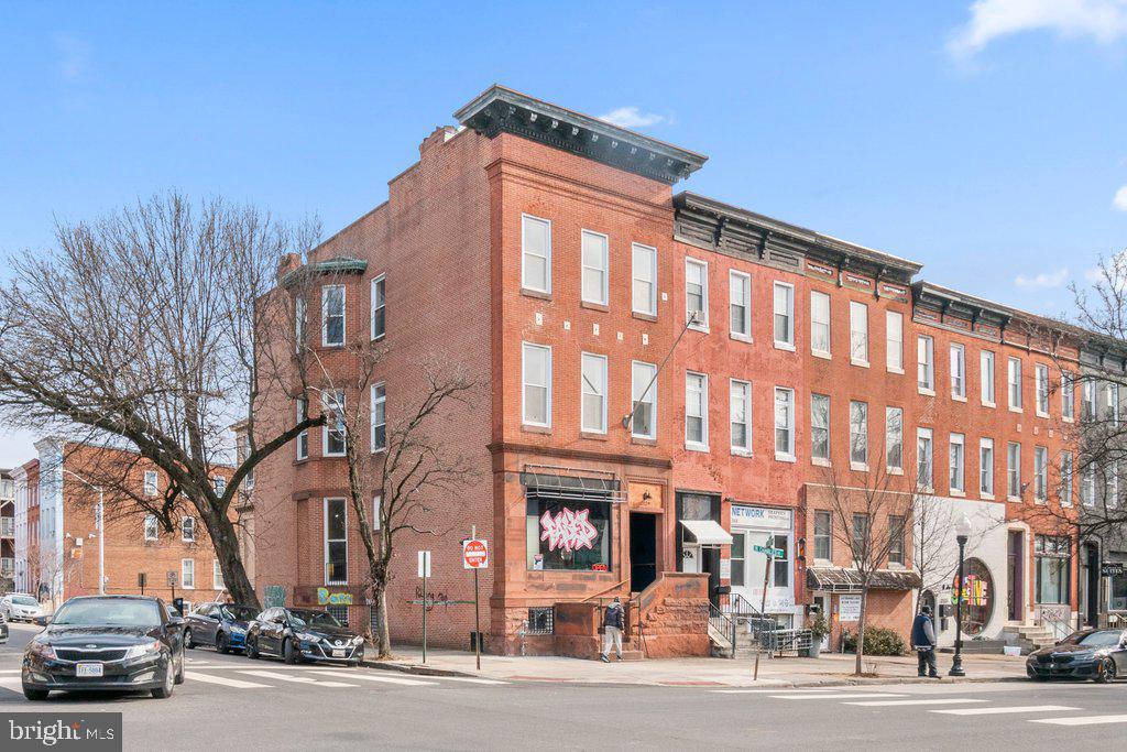 2129 N Charles St Property Photo 2