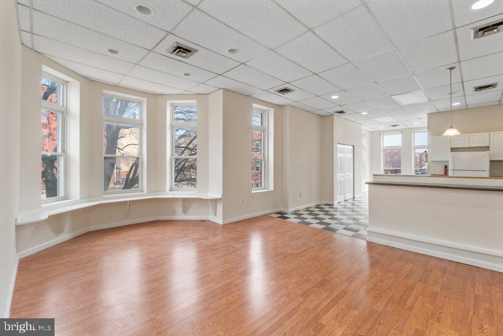 2129 N Charles St Property Photo 4