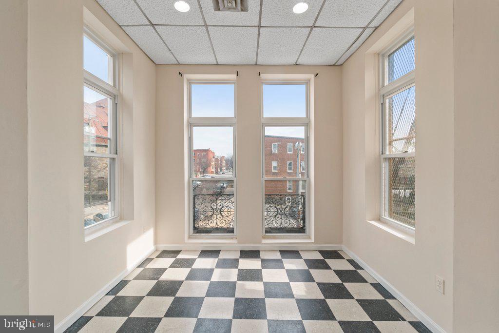 2129 N Charles St Property Photo 8