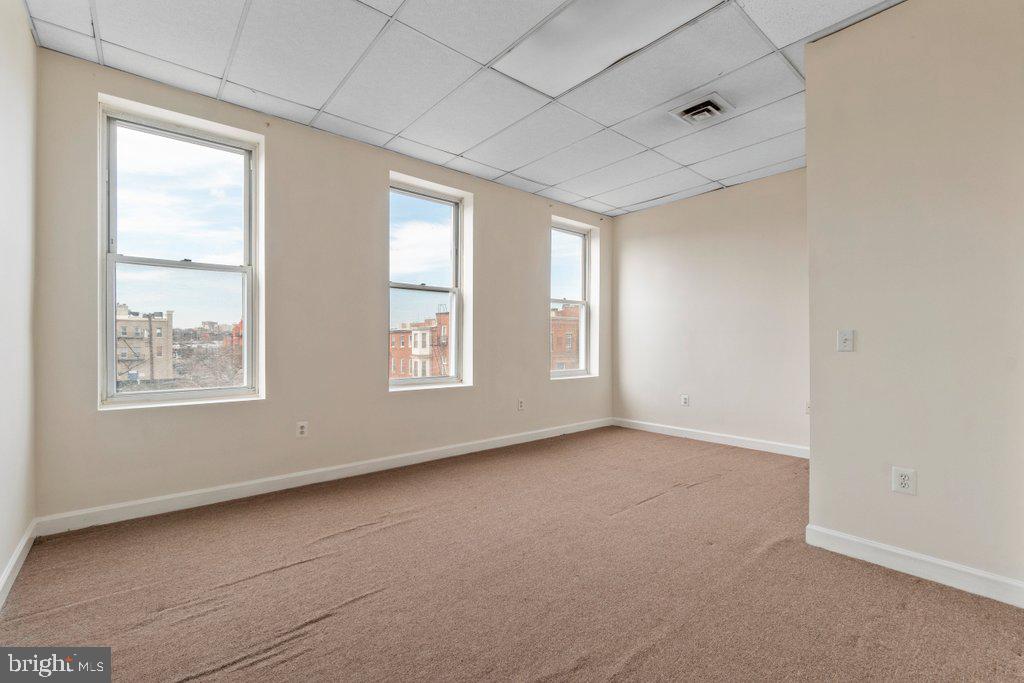 2129 N Charles St Property Photo 11
