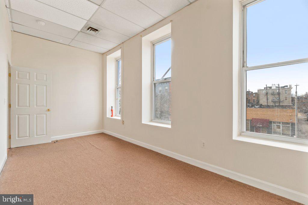 2129 N Charles St Property Photo 12