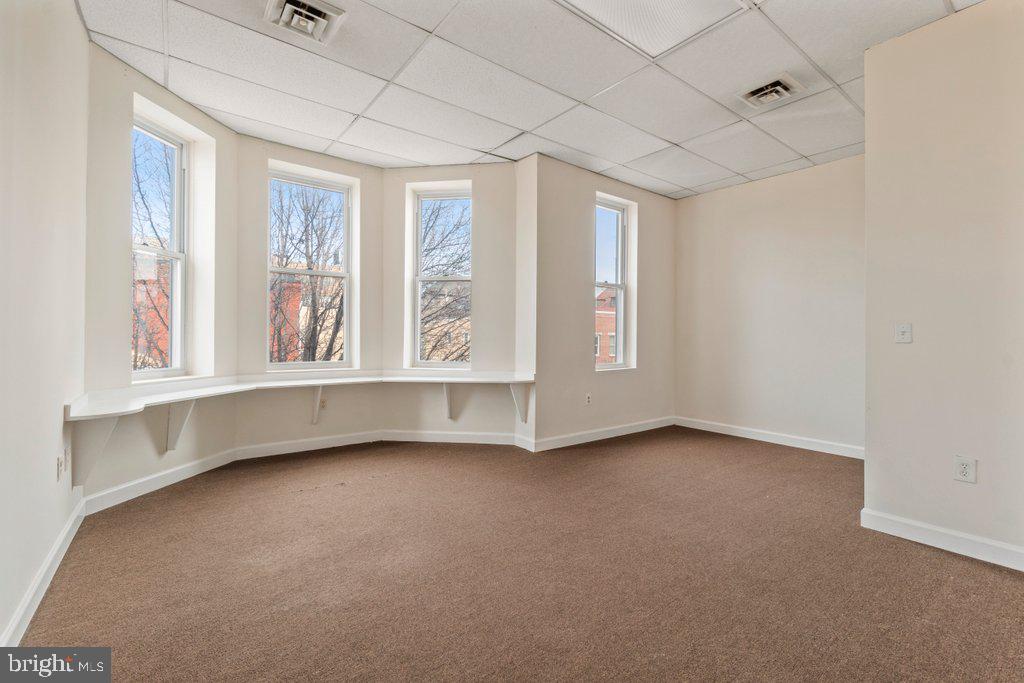 2129 N Charles St Property Photo 16