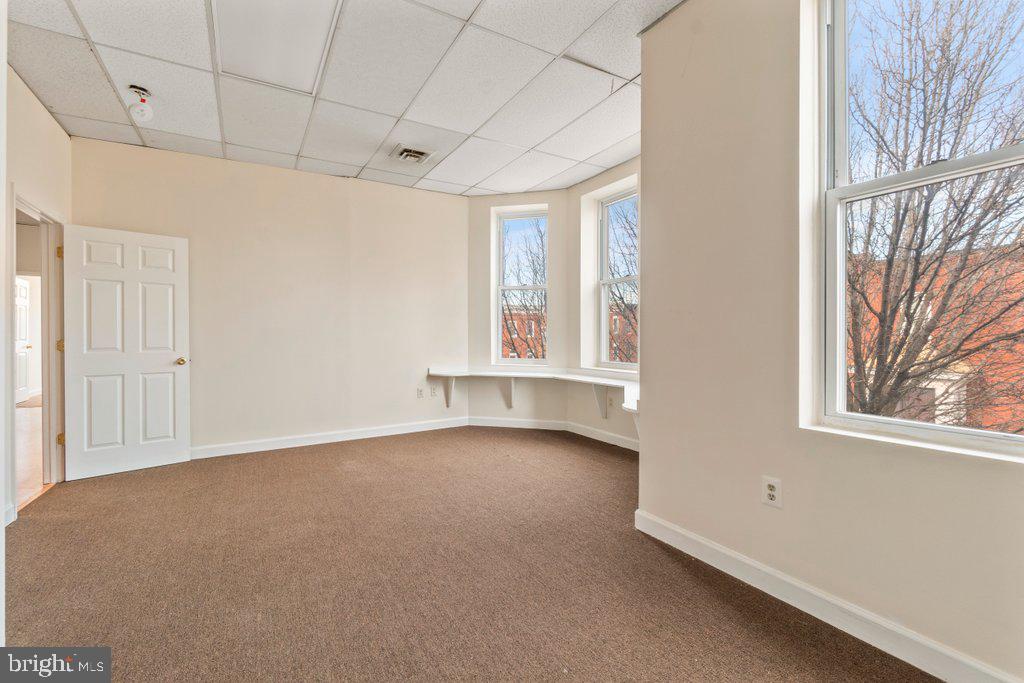 2129 N Charles St Property Photo 17
