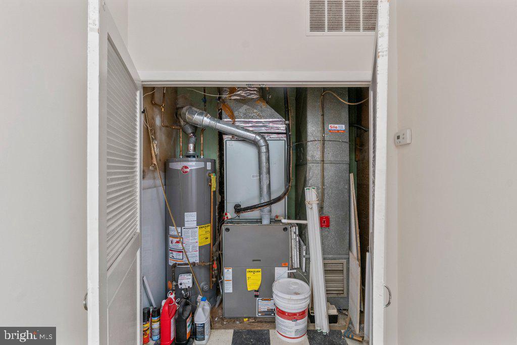 2129 N Charles St Property Photo 22