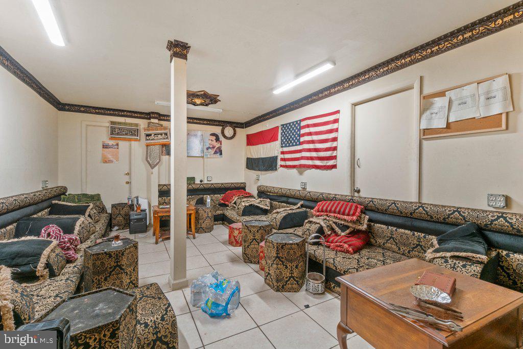 2129 N Charles St Property Photo 29