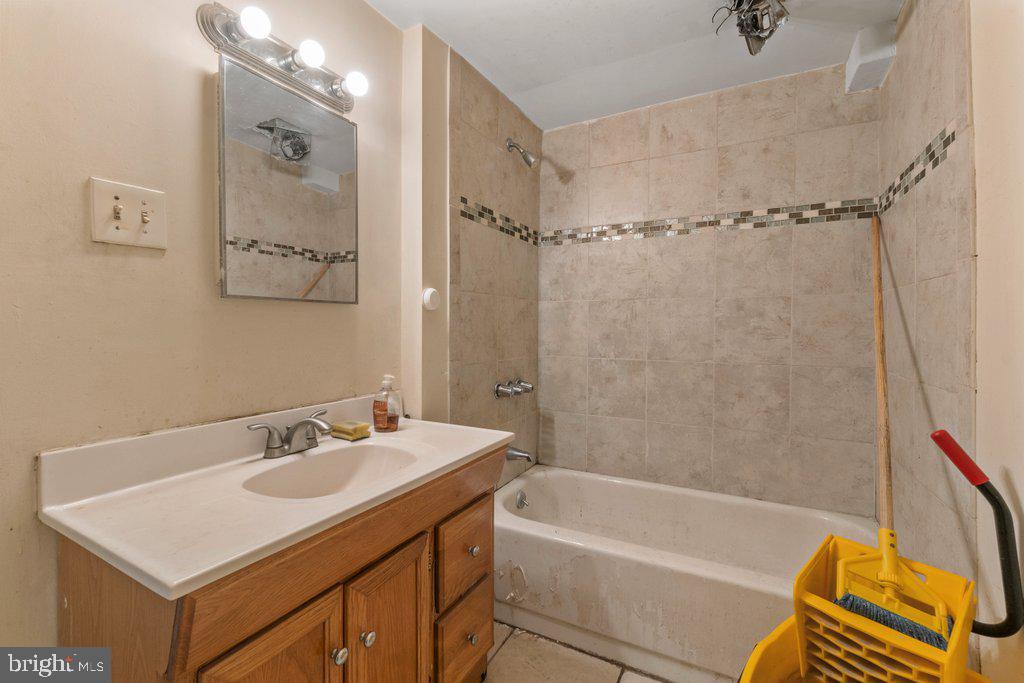 2129 N Charles St Property Photo 30