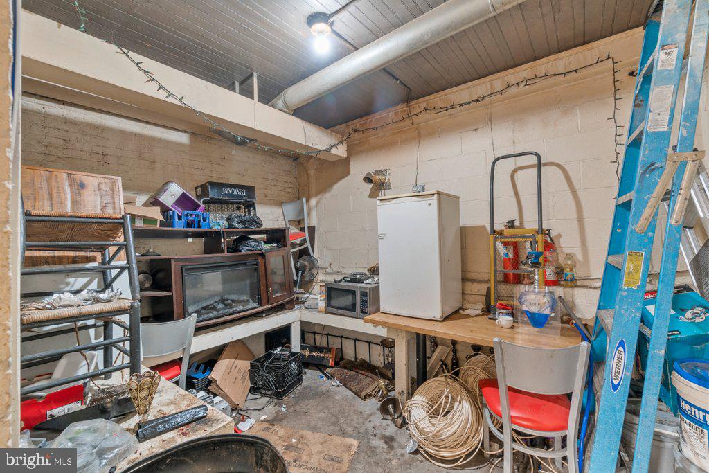 2129 N Charles St Property Photo 34