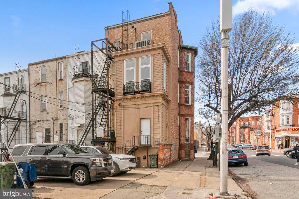 2129 N Charles St Property Photo 35