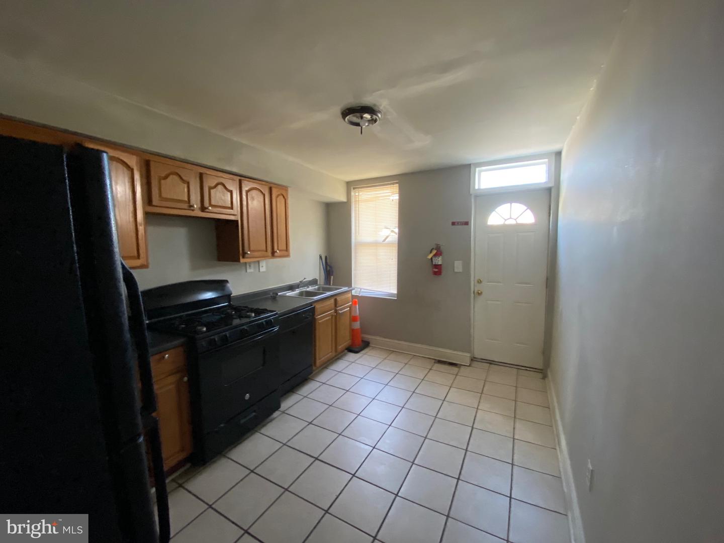 420 E Lorraine Ave Property Photo 5