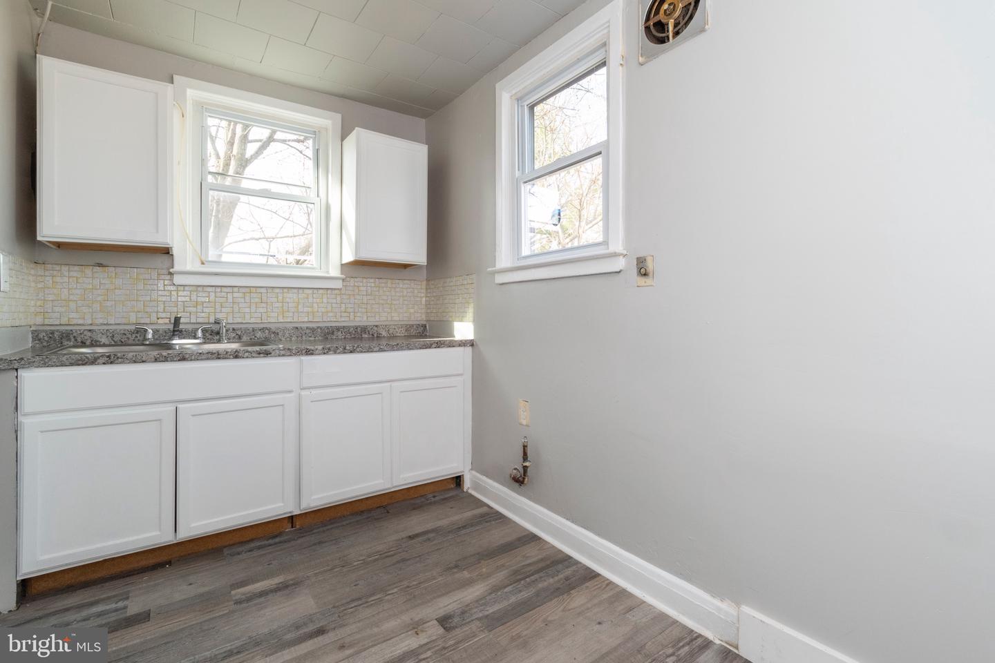 6116 Moyer Ave Property Photo 6