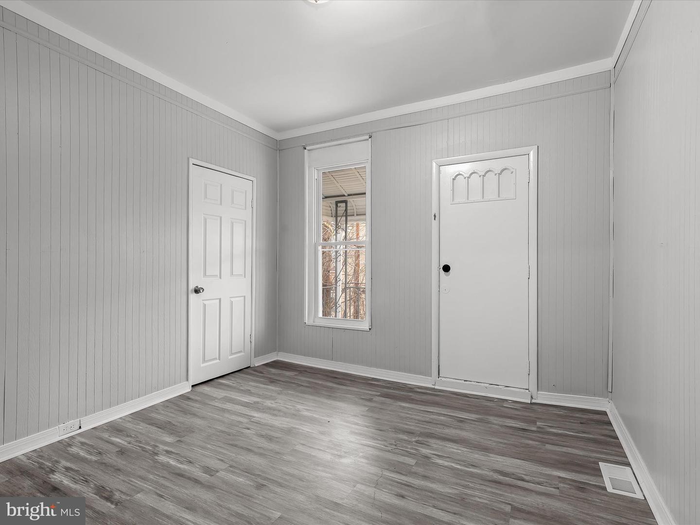 1135 Poplar Grove St Property Photo 20