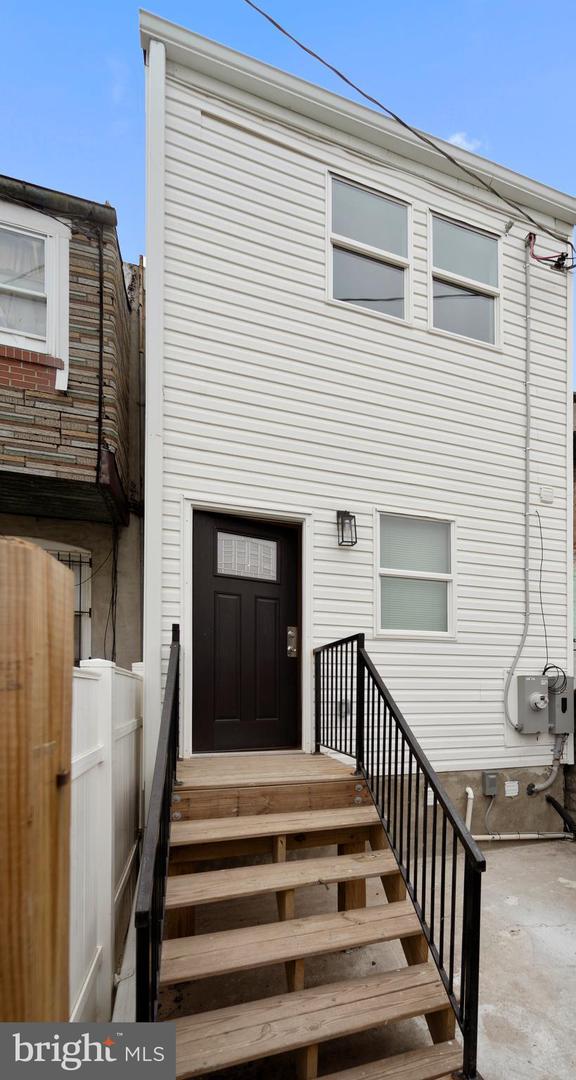 2329 E Madison St Property Photo 45