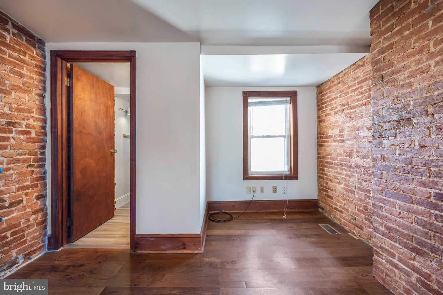 1008 S Curley St Property Photo 18