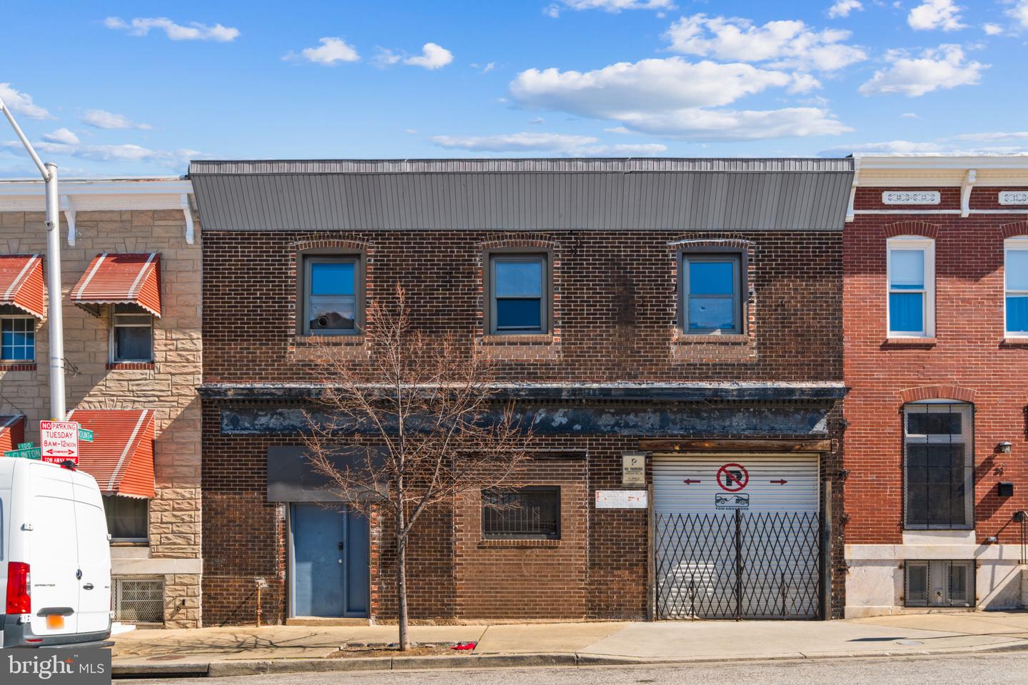 101 N Clinton St Property Photo