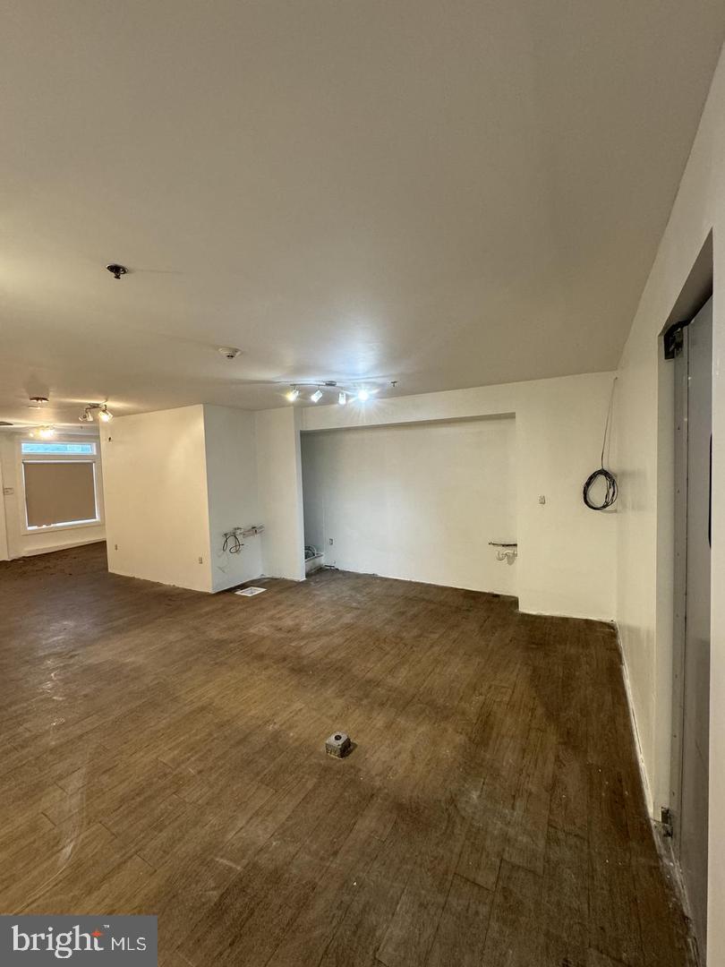 803 Washington Blvd Property Photo 8