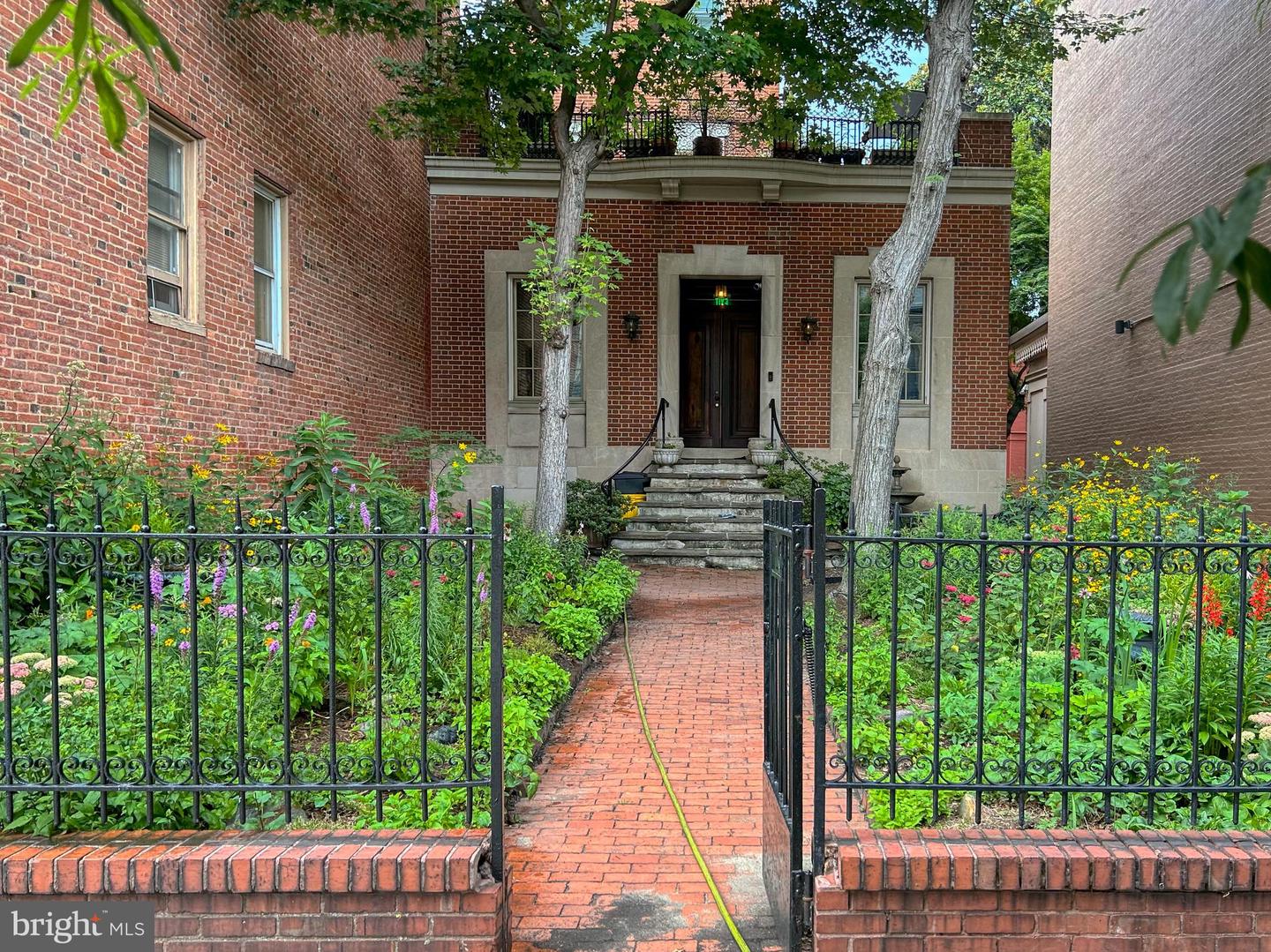 16 W Read St Property Photo