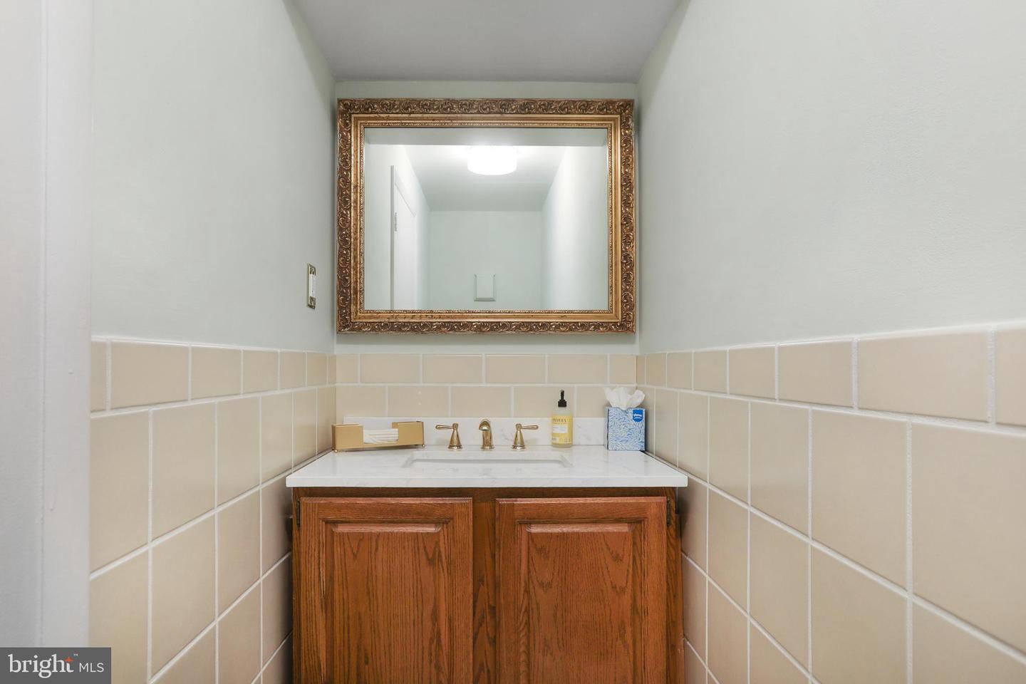 16 W Read St Property Photo 39