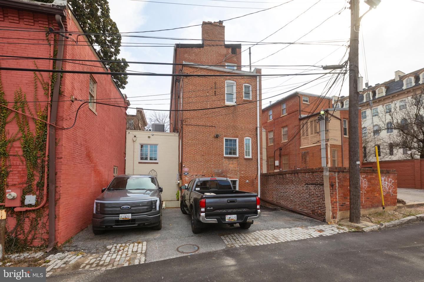 16 W Read St Property Photo 44