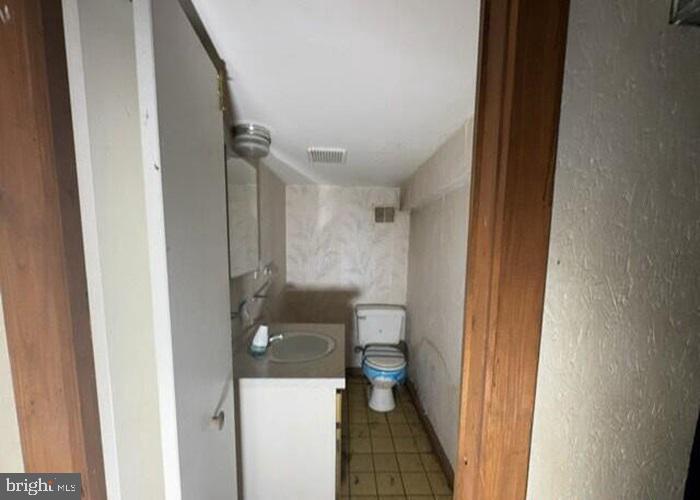 2629 Wilkens Ave Property Photo 15