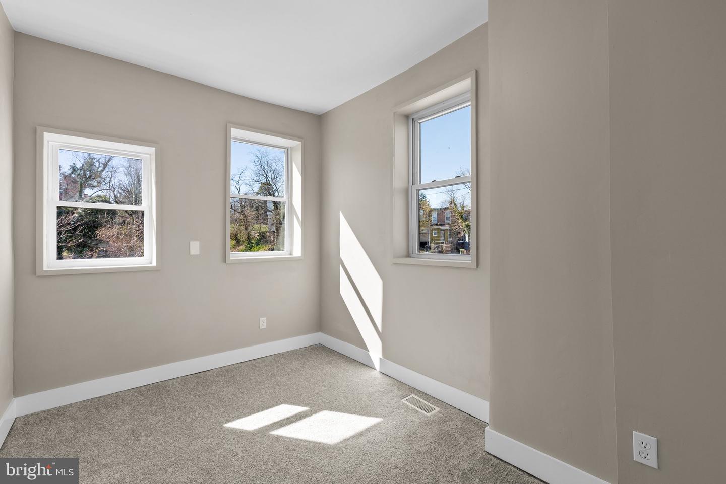 632 N Hilton St Property Photo 28