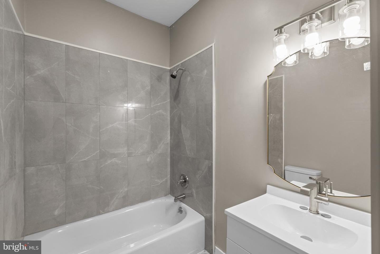 632 N Hilton St Property Photo 32