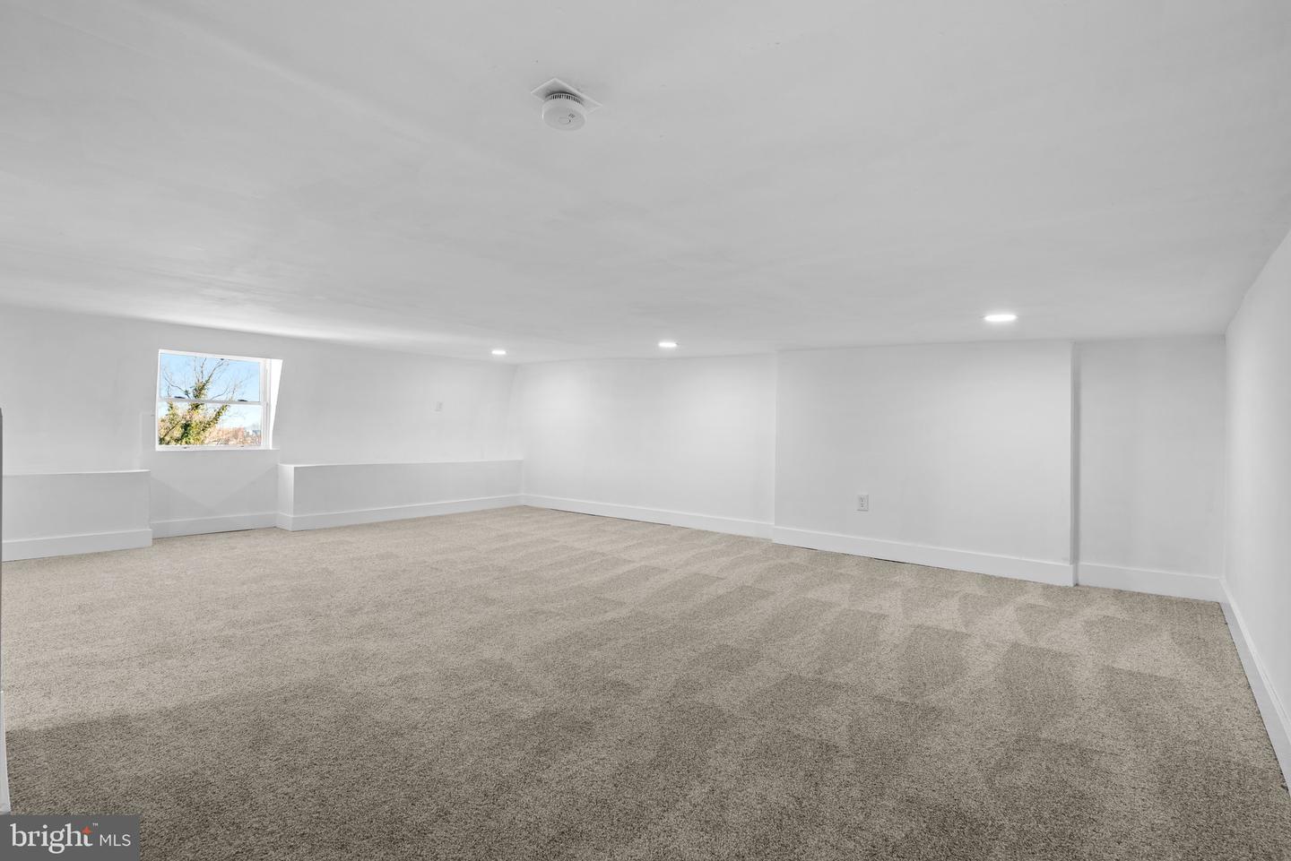 632 N Hilton St Property Photo 34