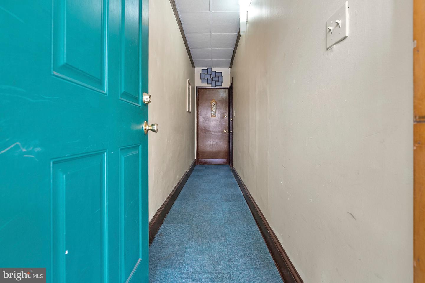 3034 Remington Ave Property Photo 4