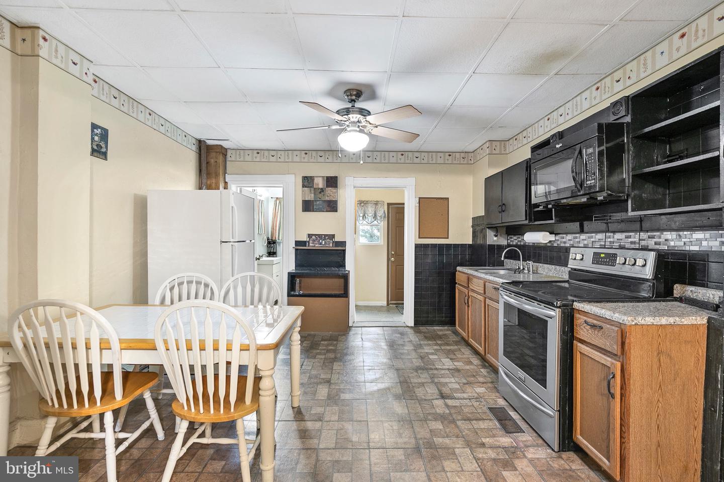 3034 Remington Ave Property Photo 10