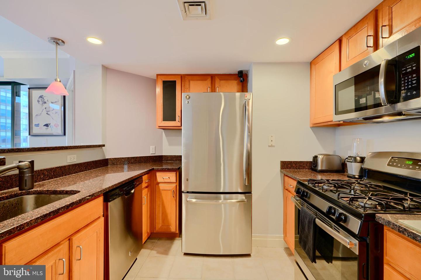 414 Water St #2205 Property Photo 6