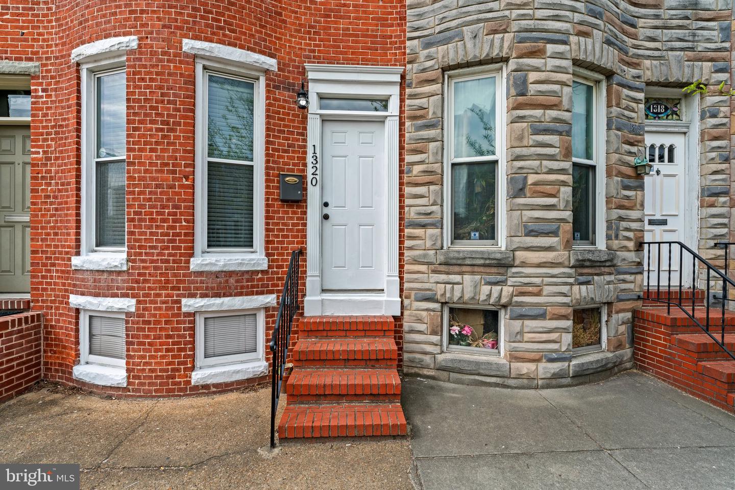 1320 S Carey St Property Photo 4