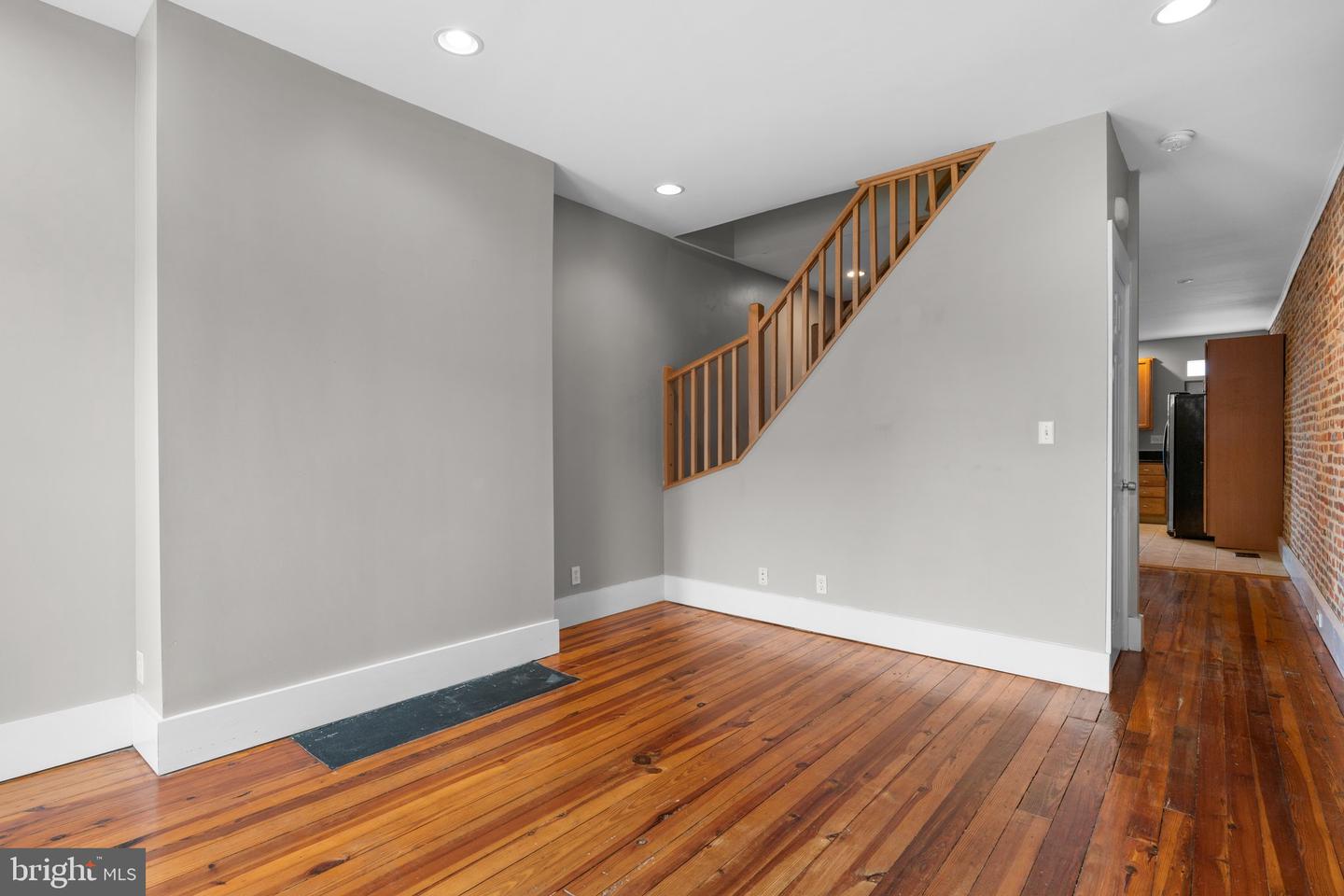 1320 S Carey St Property Photo 5
