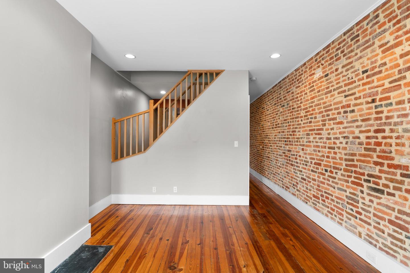 1320 S Carey St Property Photo 6