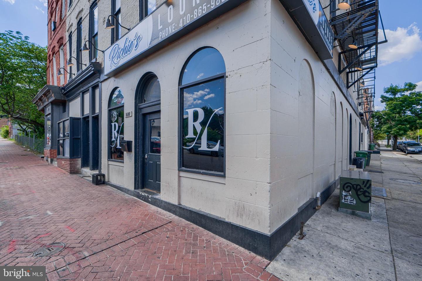 1600 W Baltimore St Property Photo 2