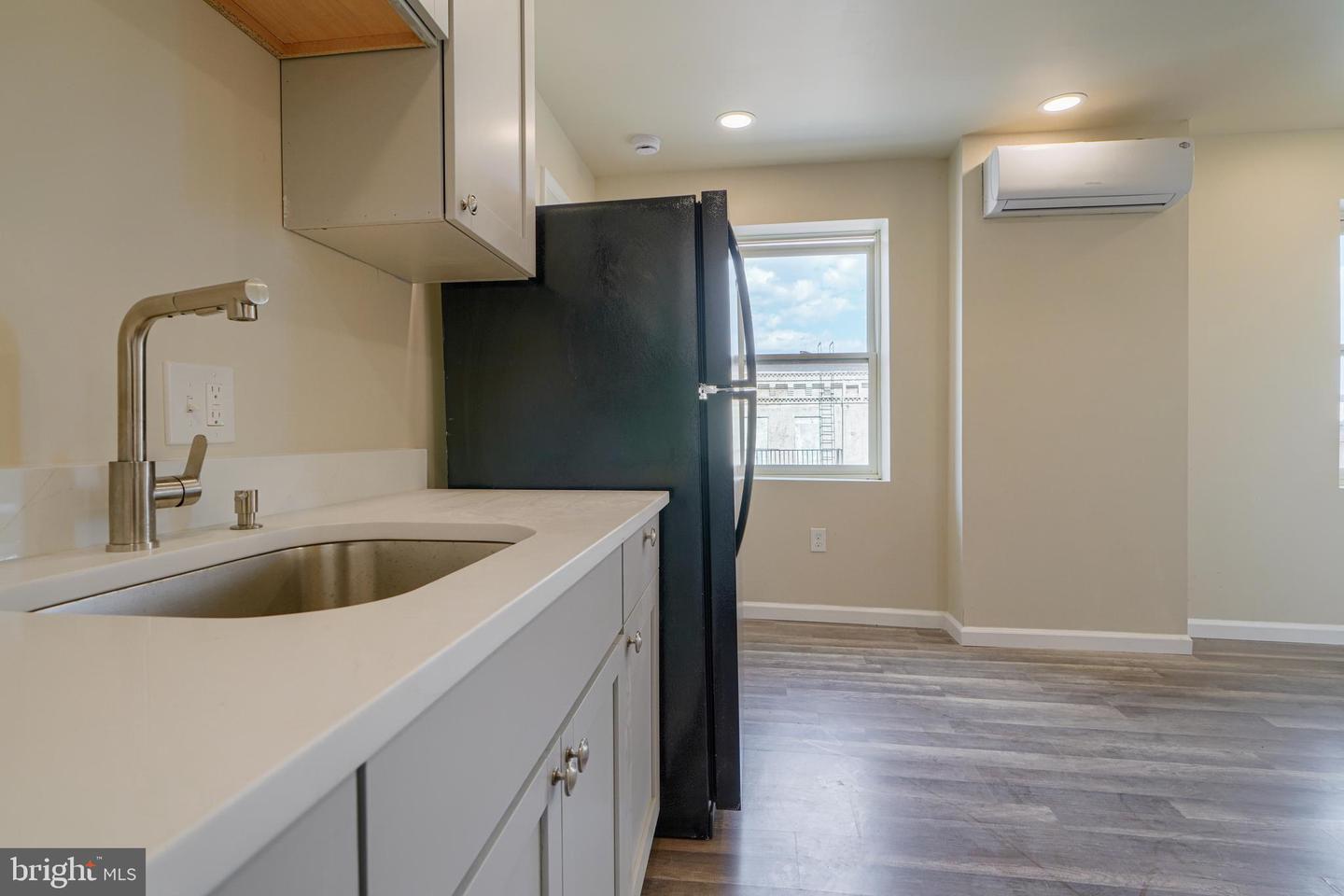 1600 W Baltimore St Property Photo 38