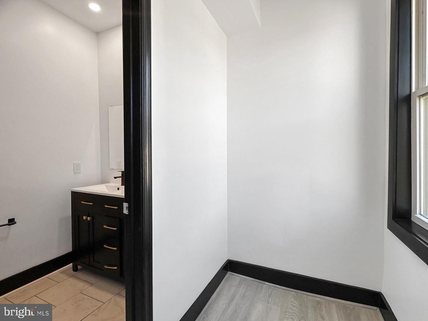 2325 Reisterstown Rd #b Property Photo 13