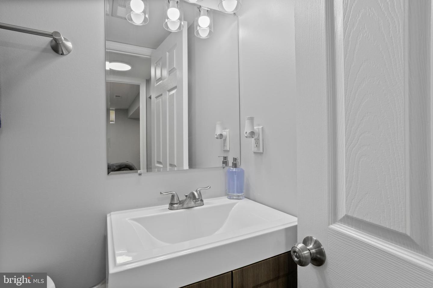 5427 Daywalt Ave Property Photo 34