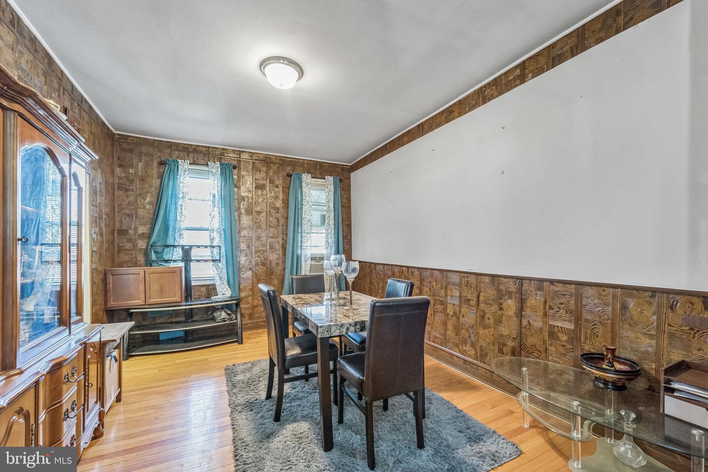 1622 N Pulaski St Property Photo 8