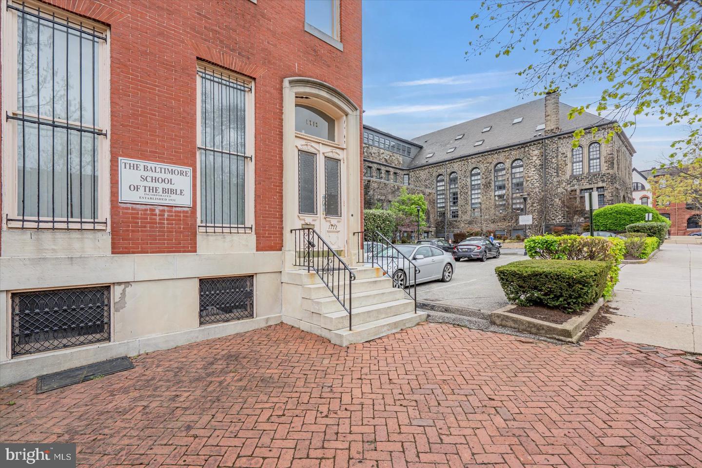 1712 Park Ave Property Photo 4