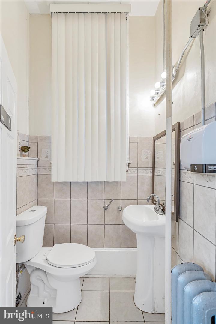 1712 Park Ave Property Photo 14