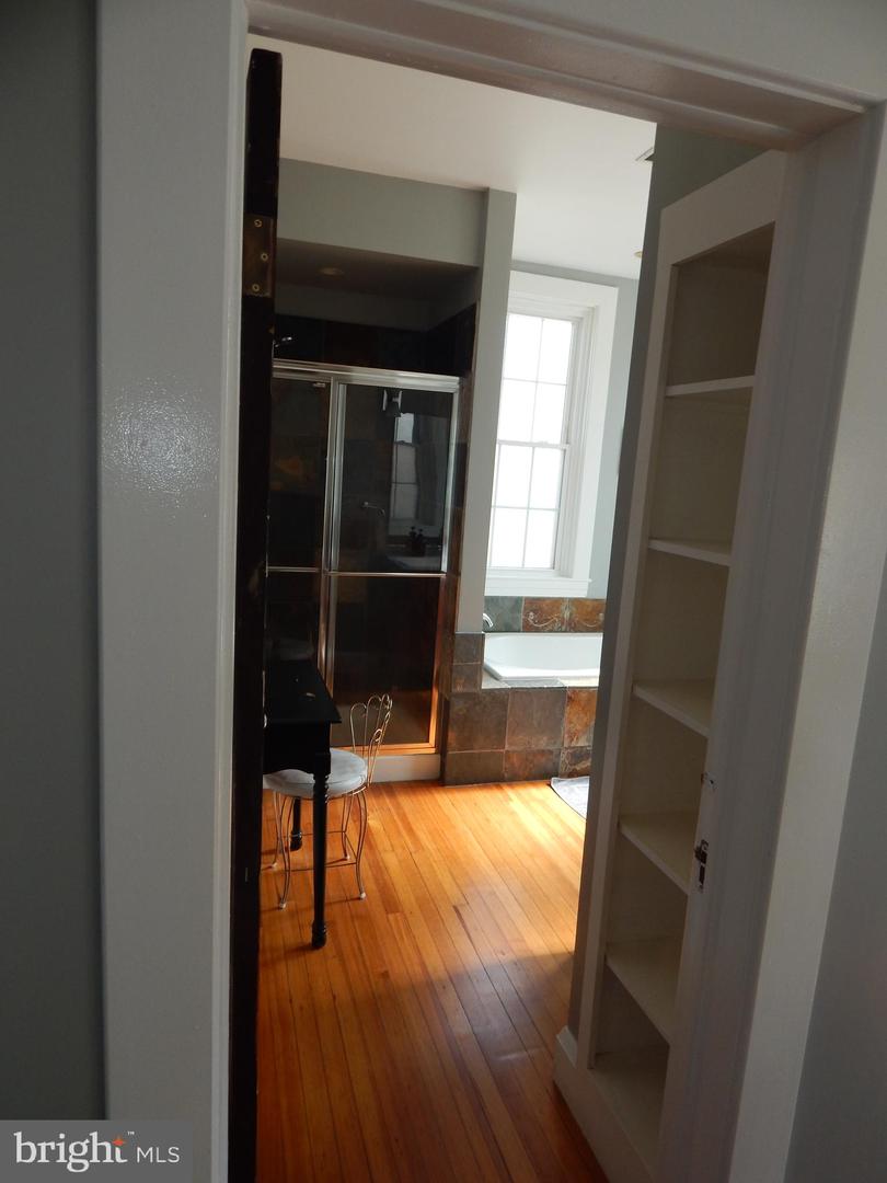1002 Fawn St Property Photo 17