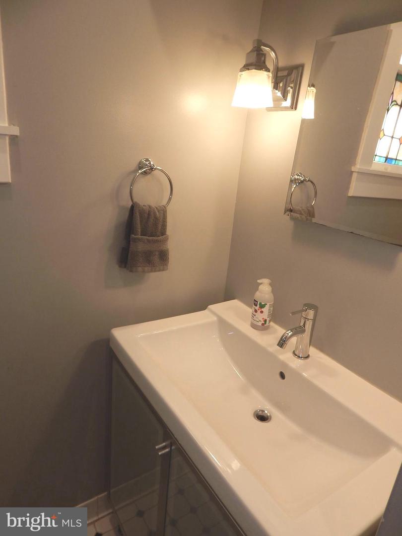 1002 Fawn St Property Photo 32