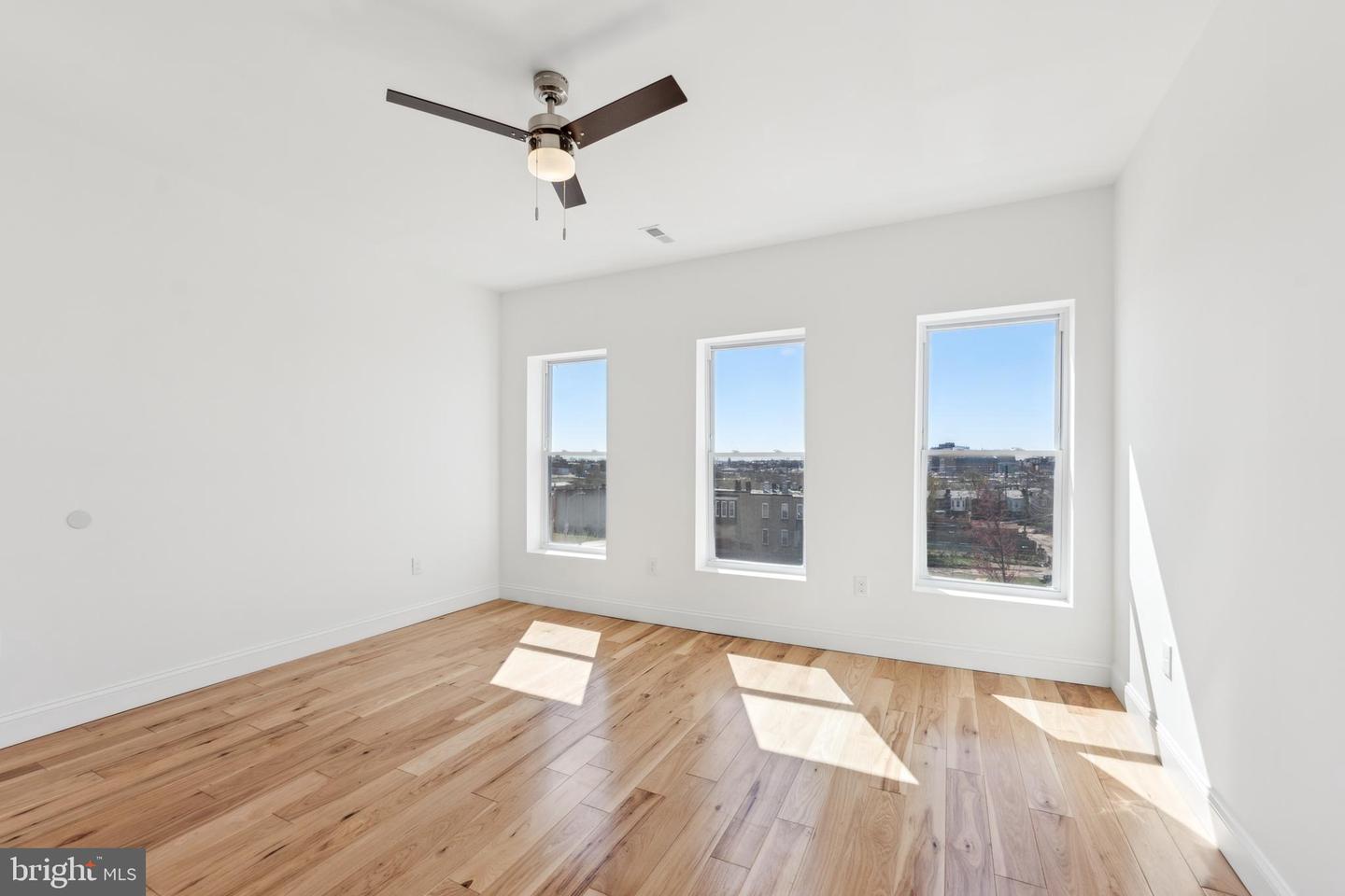 1756 E North Ave Property Photo 23