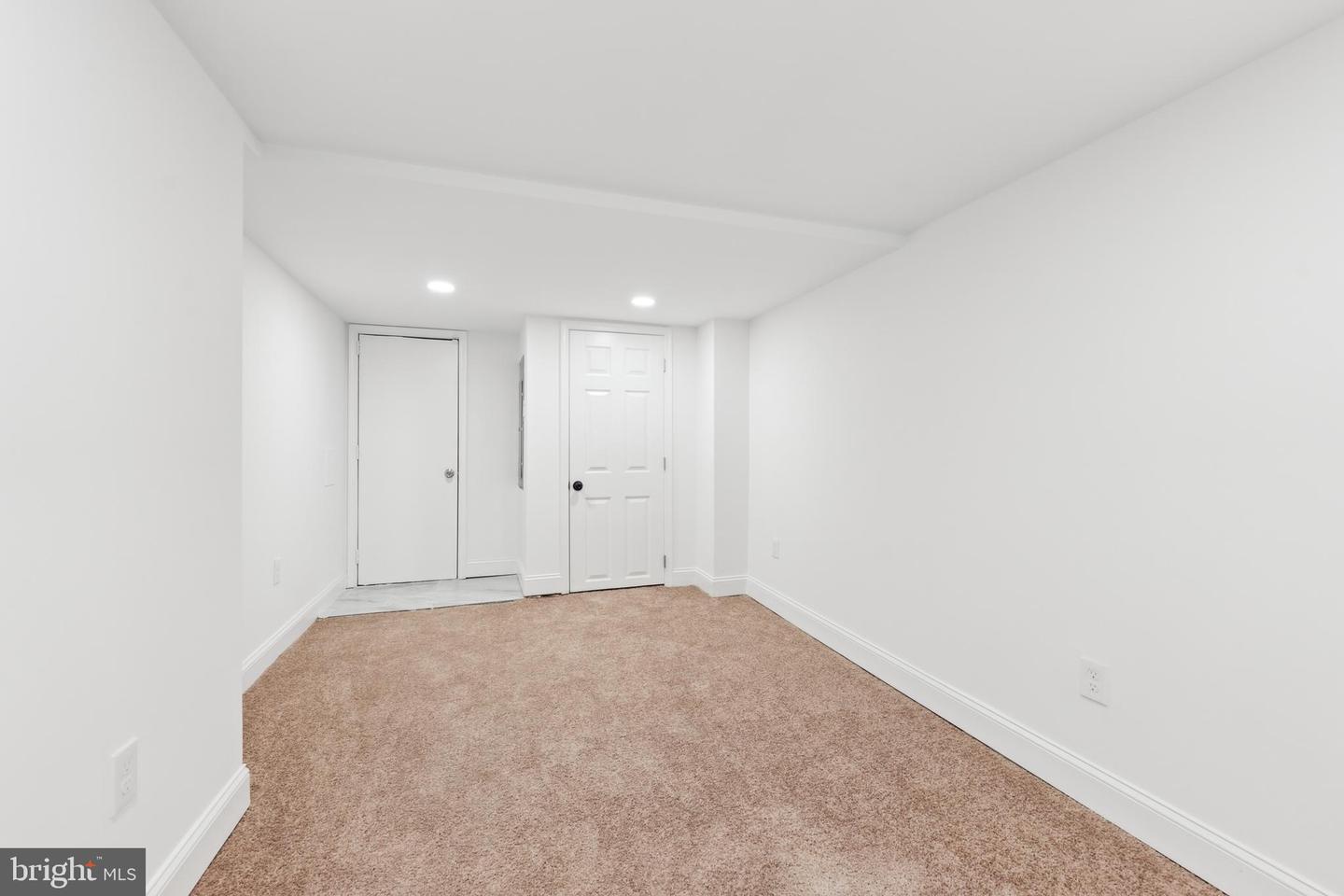 1756 E North Ave Property Photo 30