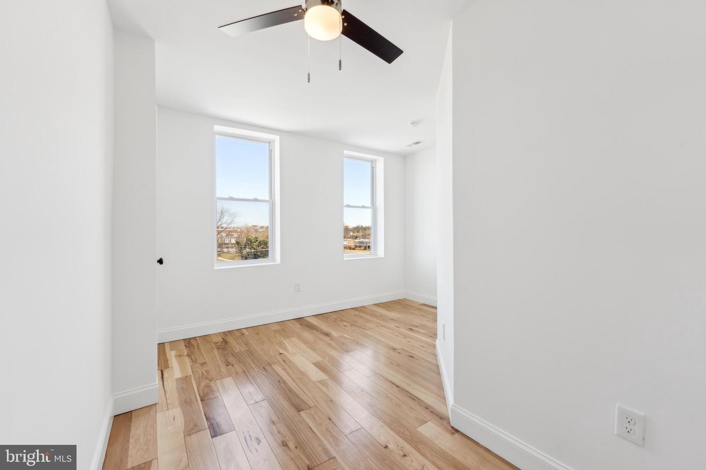 1756 E North Ave Property Photo 27