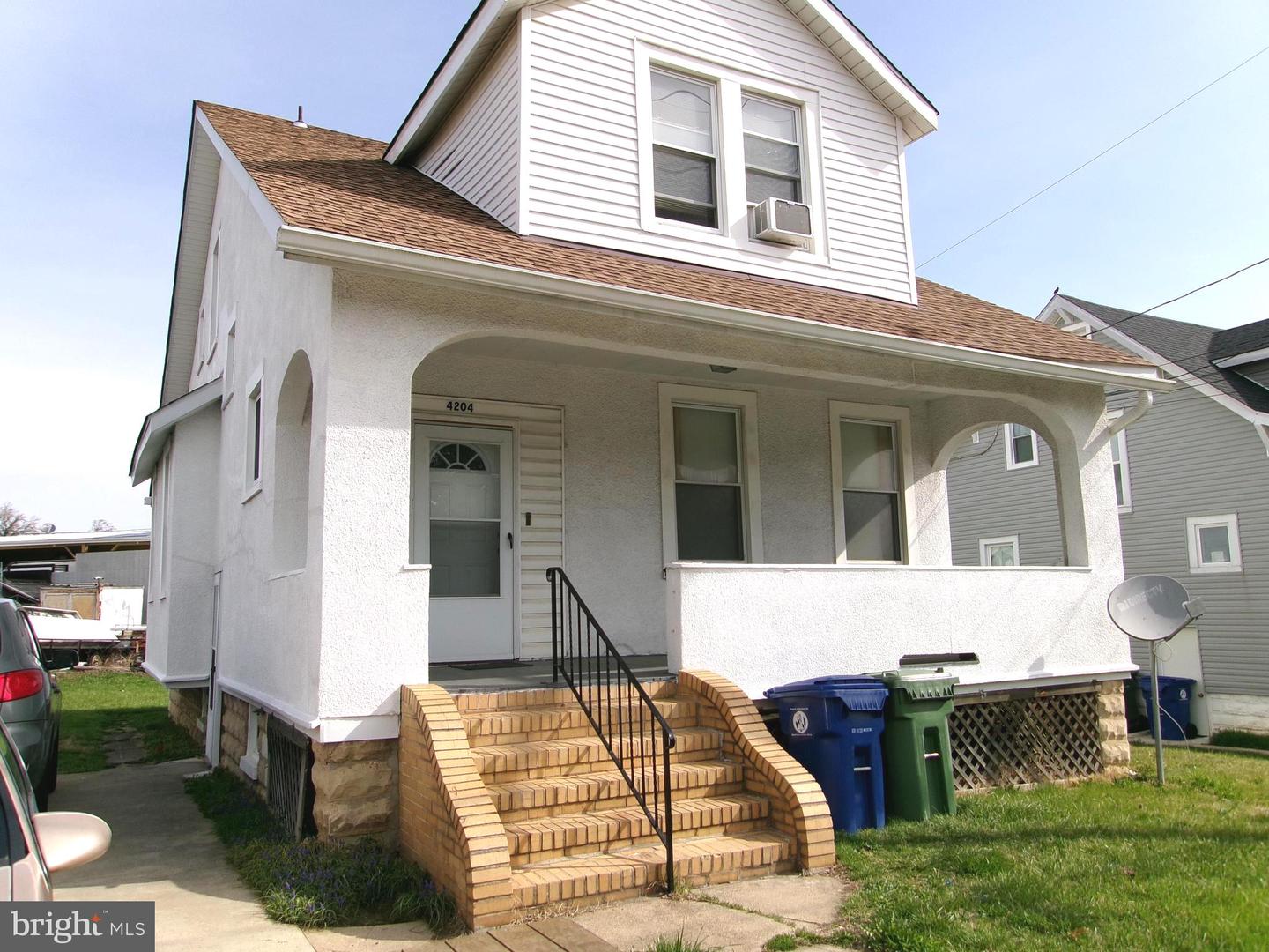 4204 Kenwood Ave Property Photo 2